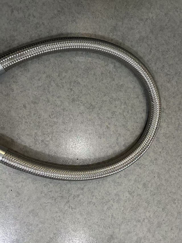 comprehensive-guide-how-to-install-industrial-rubber-hoses-for-maximum-lifespan-1.jpg